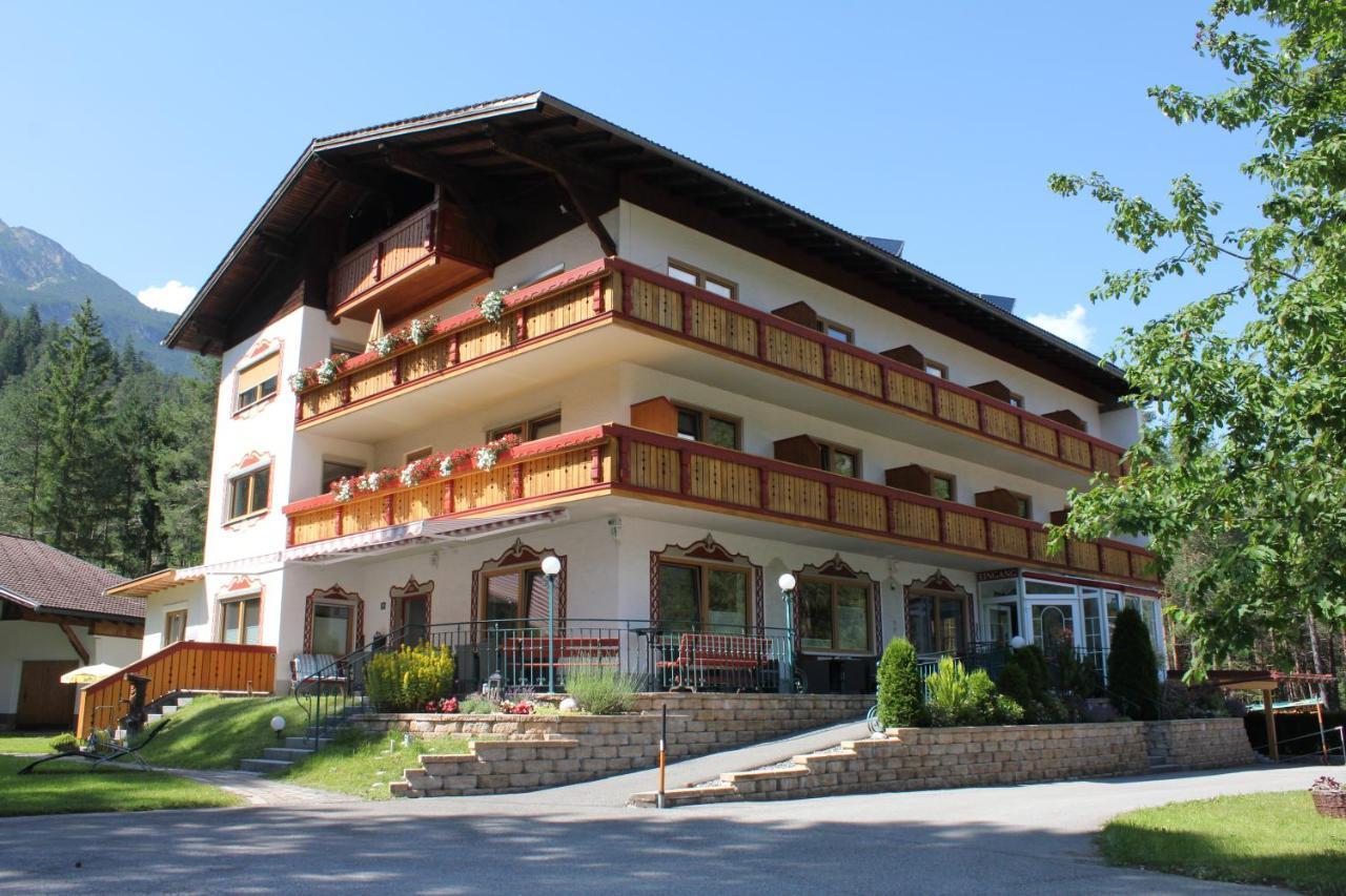 Hotel Garni Waldhof - Wohlfuehlen Am Lech Stanzach Dış mekan fotoğraf