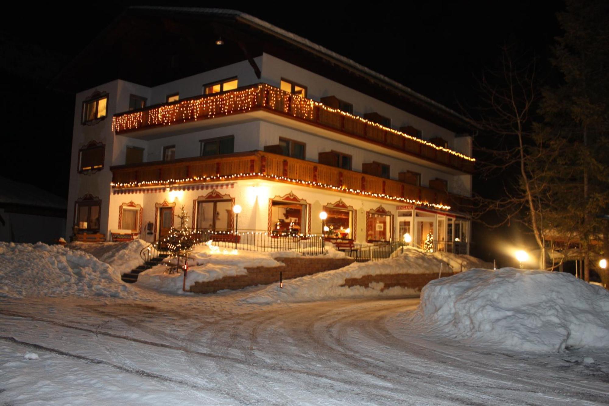 Hotel Garni Waldhof - Wohlfuehlen Am Lech Stanzach Dış mekan fotoğraf